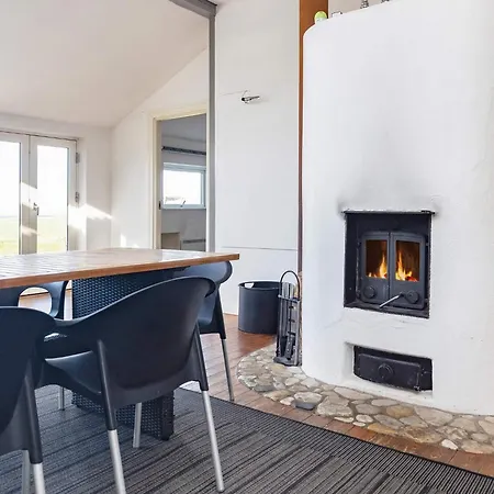 Scenic Retreat In Ferienhaus Boddum